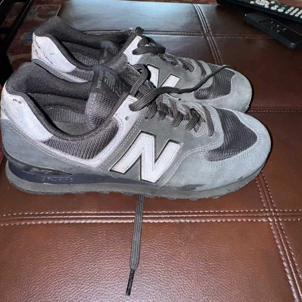 New Balance Black Men’s 574 size 8
